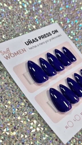 Uñas Press On en tono solido Azul Medianoche STUFF WOMEN